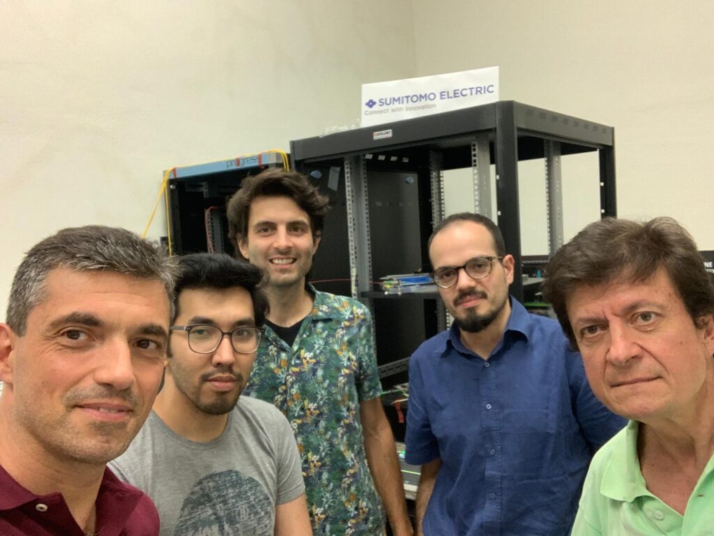 Cristian Antonelli (Università dell'Aquila), Mujtaba Zahidy (DTU), Davide Bacco (Università di Firenze), Domenico Ribezzo (Ino-Cnr), Antonio Mecozzi (Università dell'Aquila) in the INCIPICT Lab in L'Aquila during the experiment